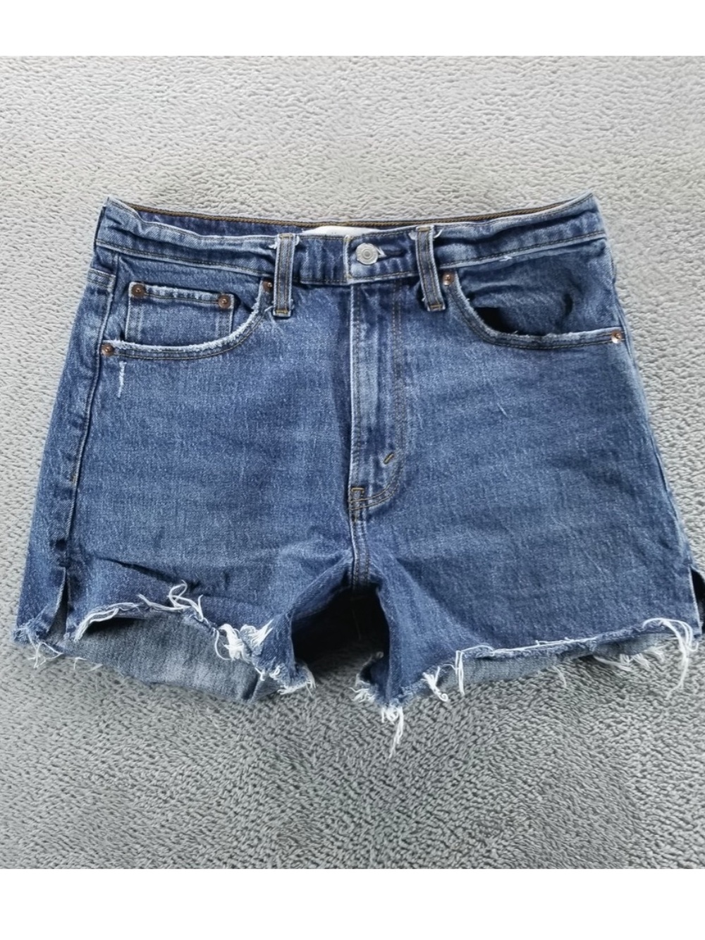 Abercrombie & Fitch The 4” Mom Short High Rise